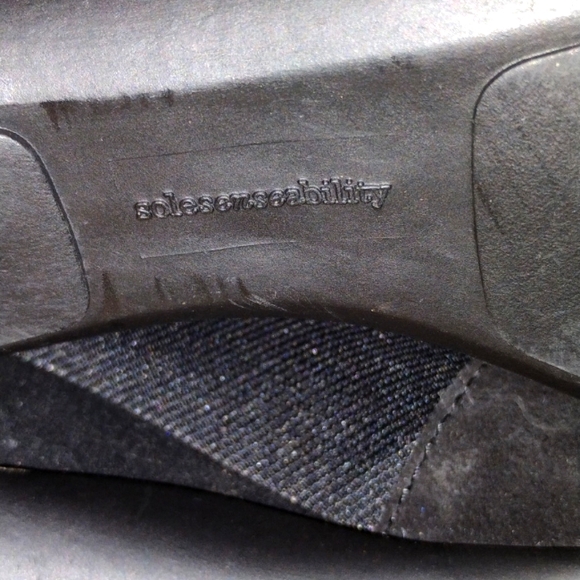 Solesenseability women's suede booties NIB - Picture 8 of 10